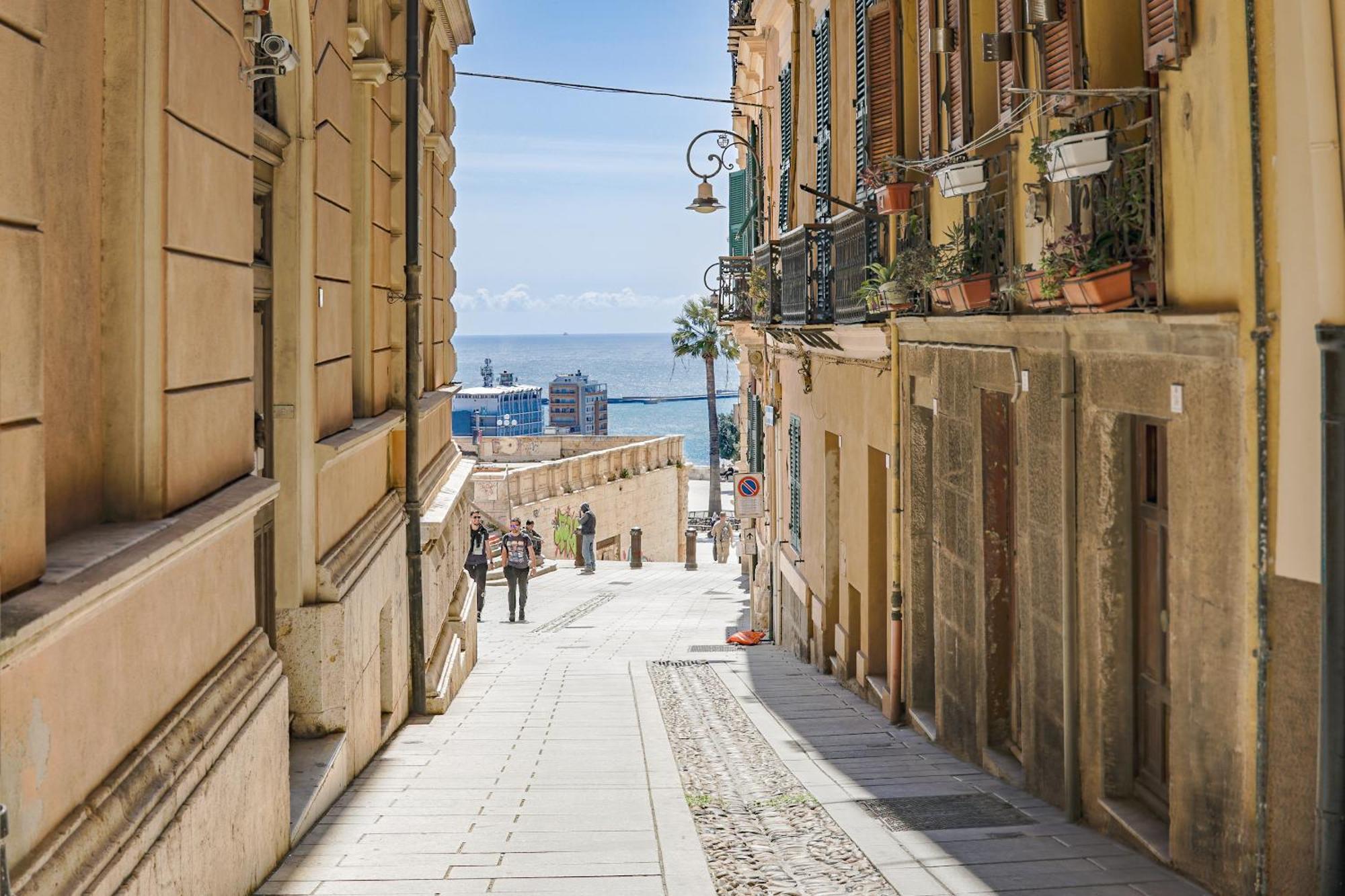 Casa Storica Di Charme Con Vista Mare Nel Cuore Di Cagliari Exterior foto
